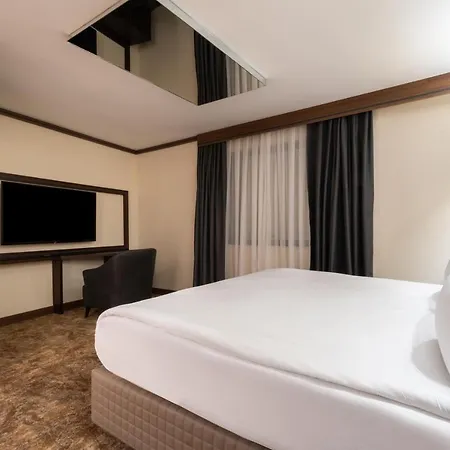 Park Dedeman Kizilay فندق